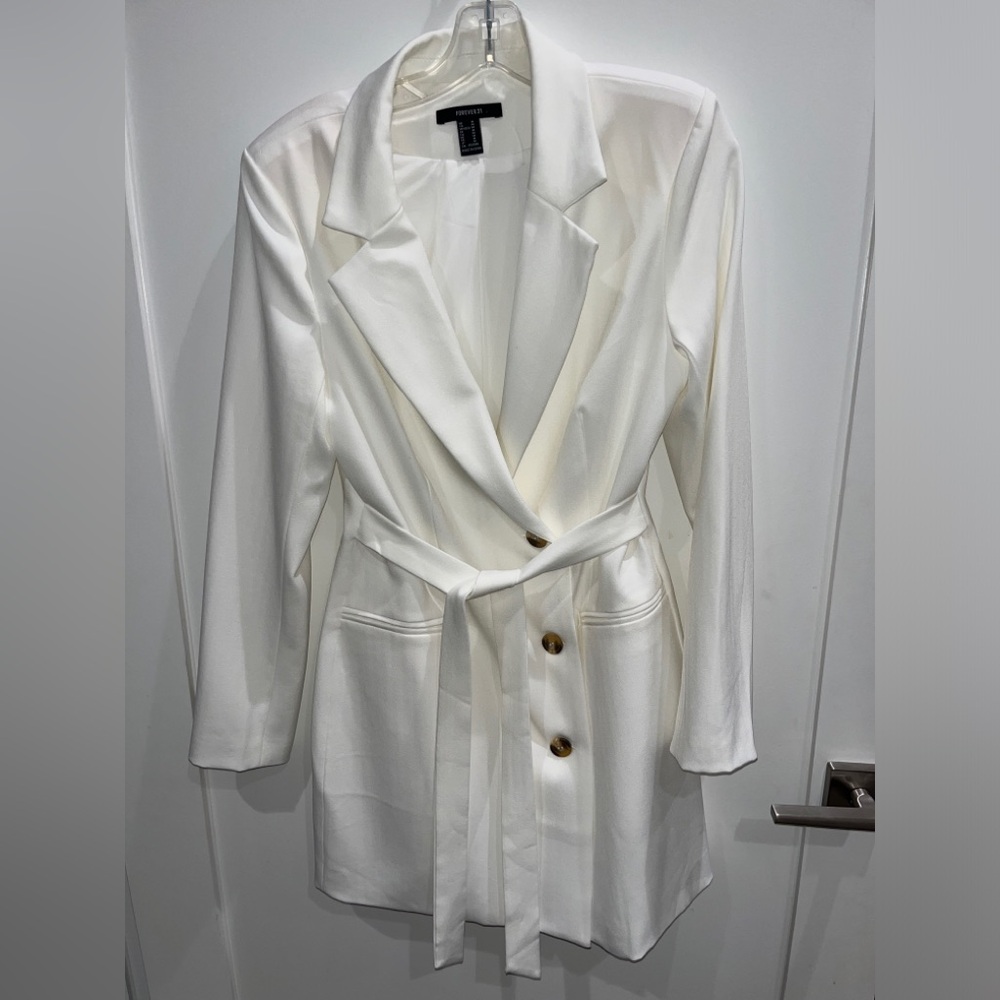 White long blazer with waist tie